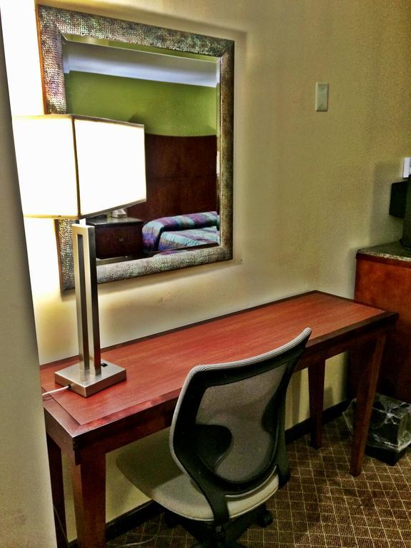 Sullivan Trail Inn & Suites Pocono Lake Zewnętrze zdjęcie