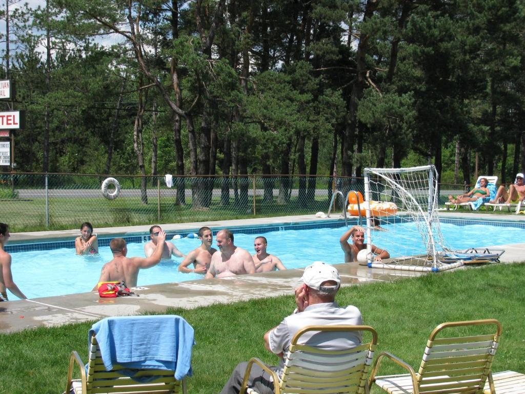 Sullivan Trail Inn & Suites Pocono Lake Zewnętrze zdjęcie