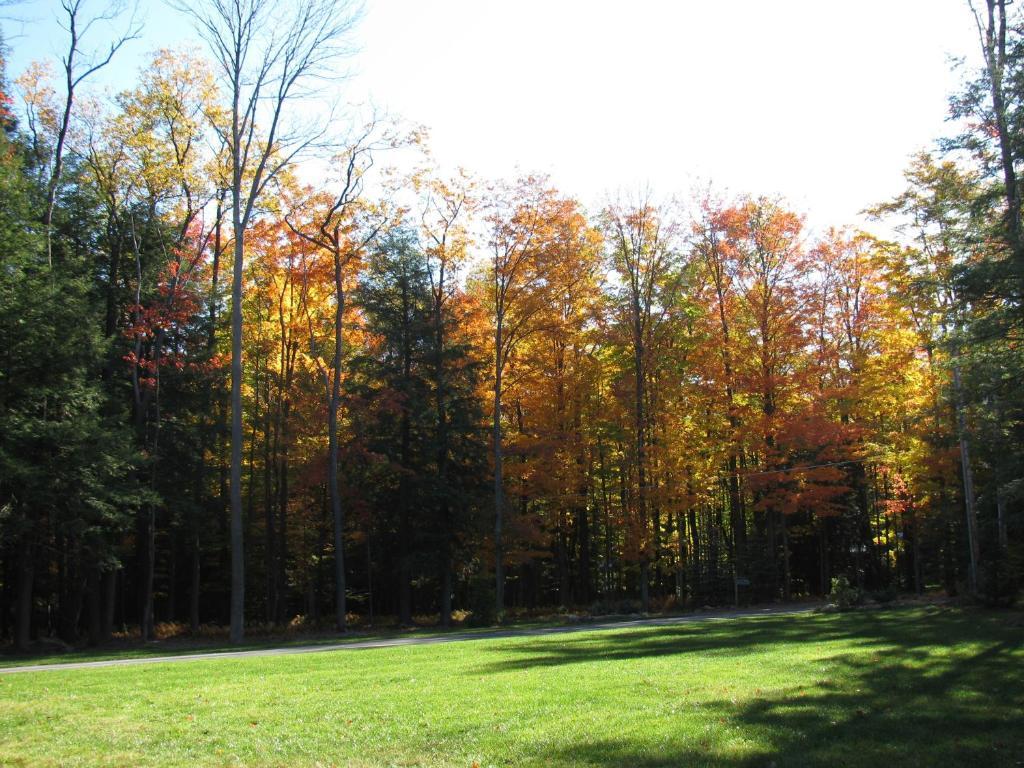 Sullivan Trail Inn & Suites Pocono Lake Zewnętrze zdjęcie