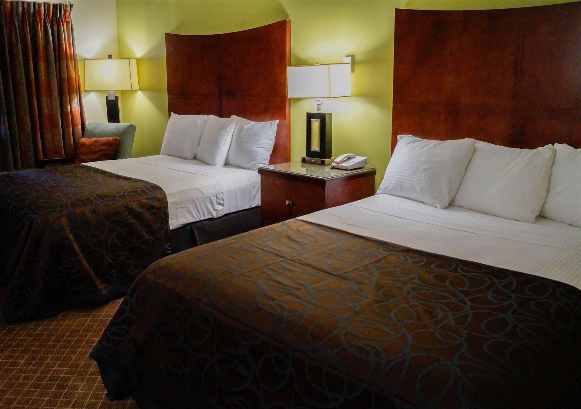Sullivan Trail Inn & Suites Pocono Lake Zewnętrze zdjęcie
