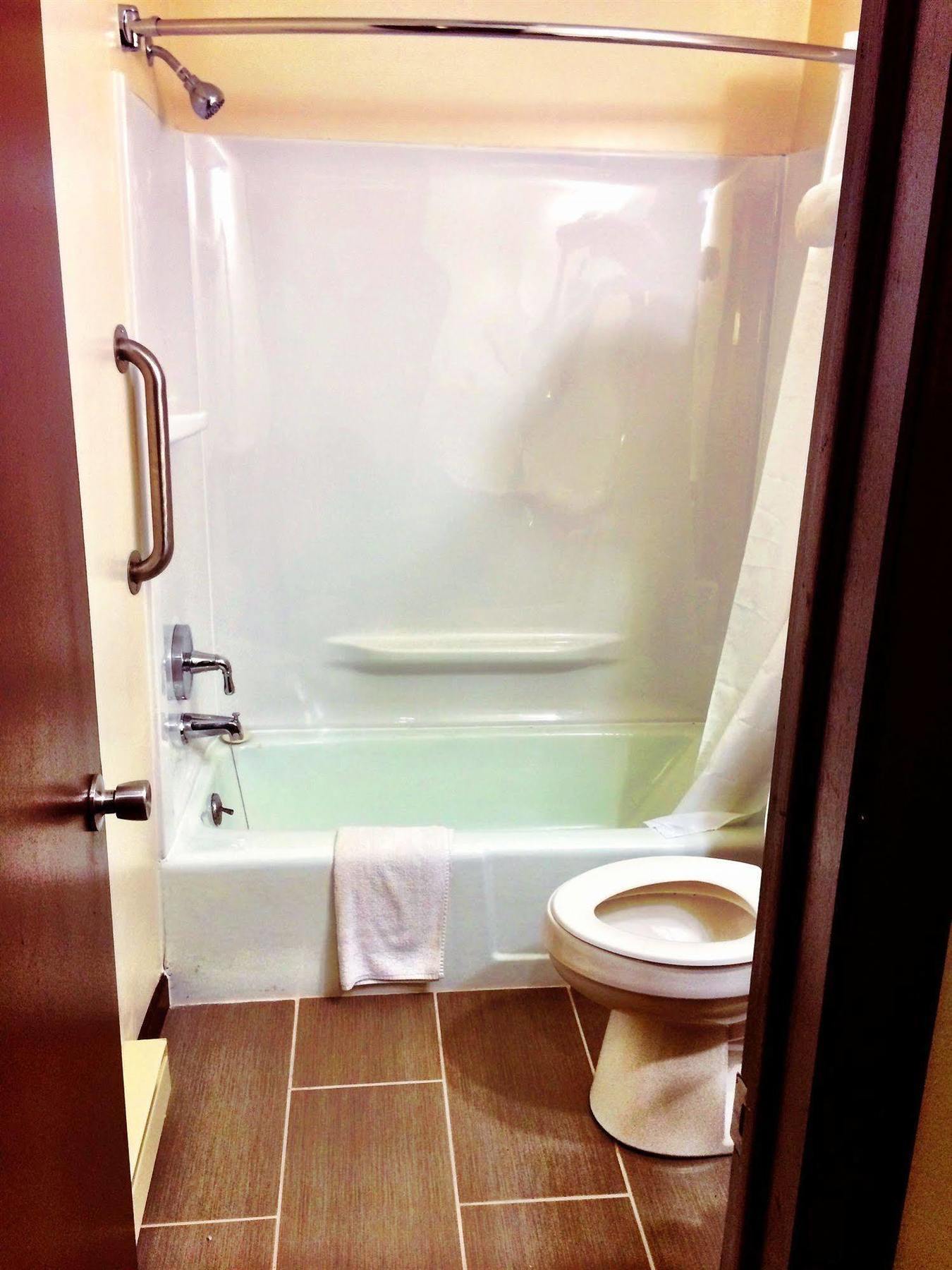 Sullivan Trail Inn & Suites Pocono Lake Zewnętrze zdjęcie
