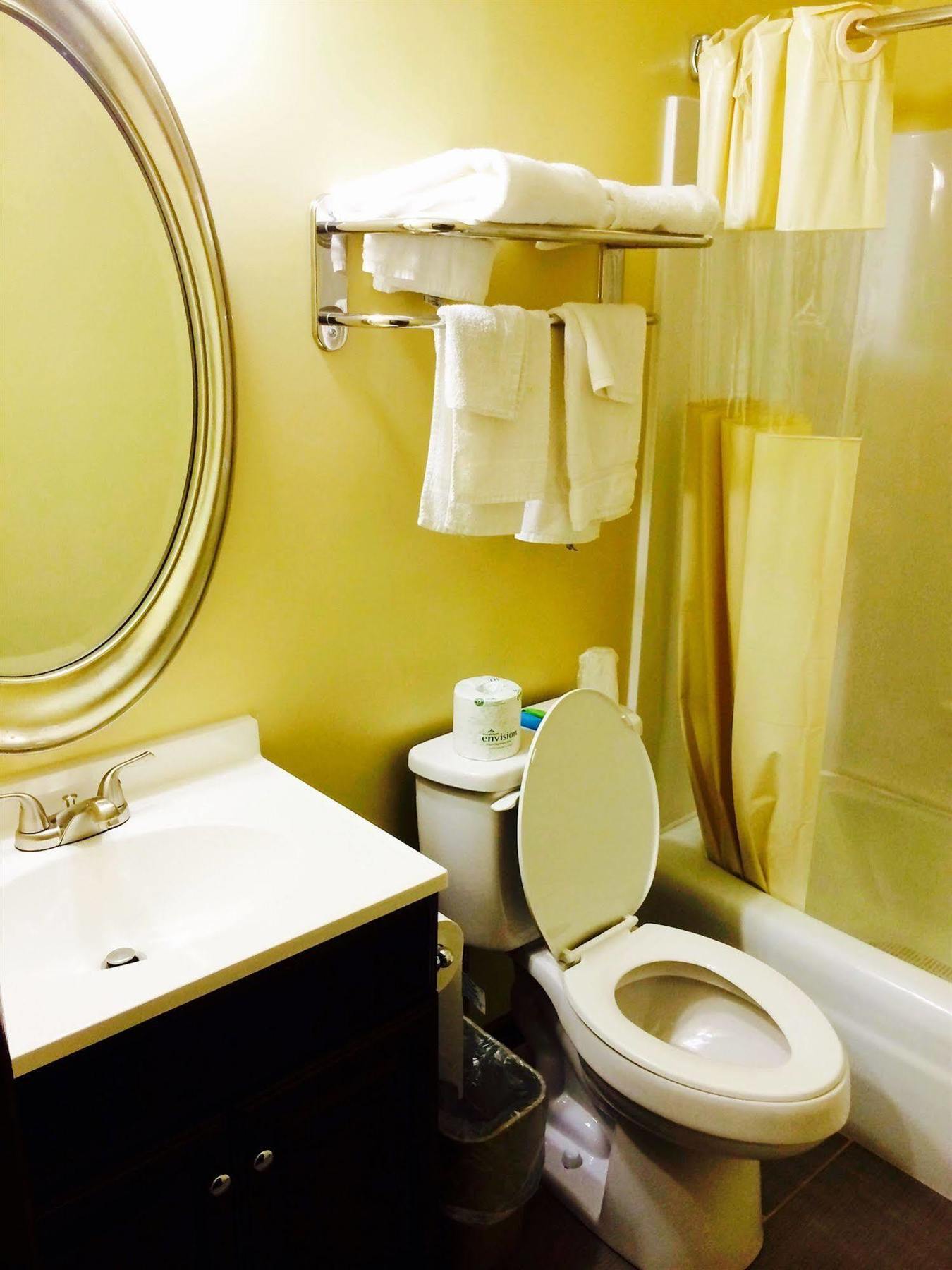 Sullivan Trail Inn & Suites Pocono Lake Zewnętrze zdjęcie