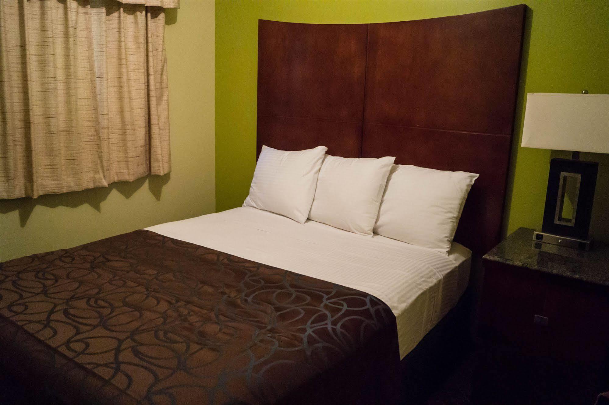Sullivan Trail Inn & Suites Pocono Lake Zewnętrze zdjęcie
