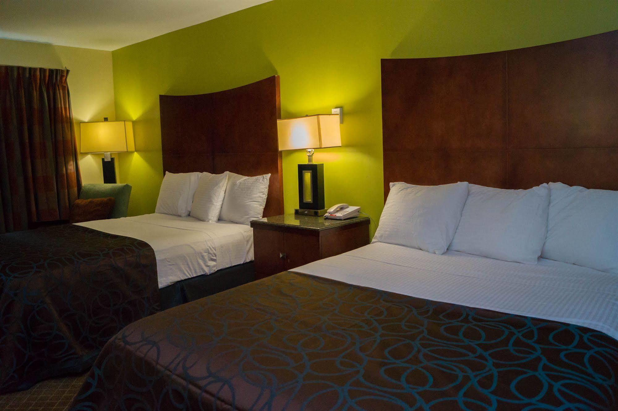 Sullivan Trail Inn & Suites Pocono Lake Zewnętrze zdjęcie